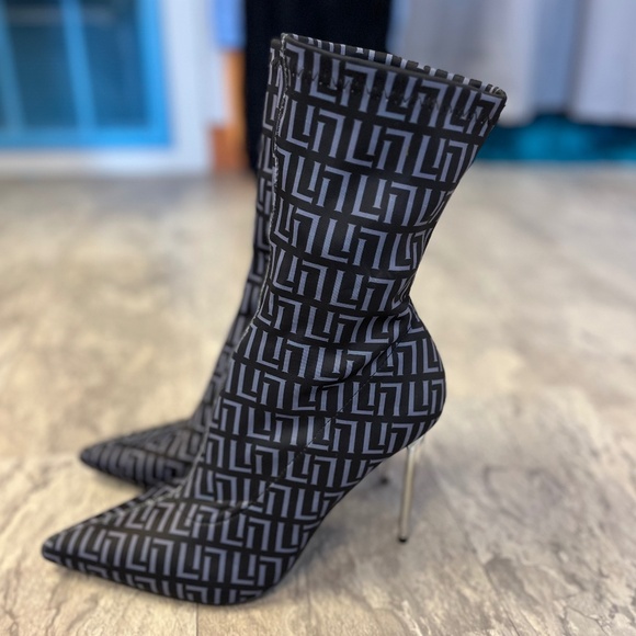 Gray and black Stiletto Heel Boots - Picture 2 of 3
